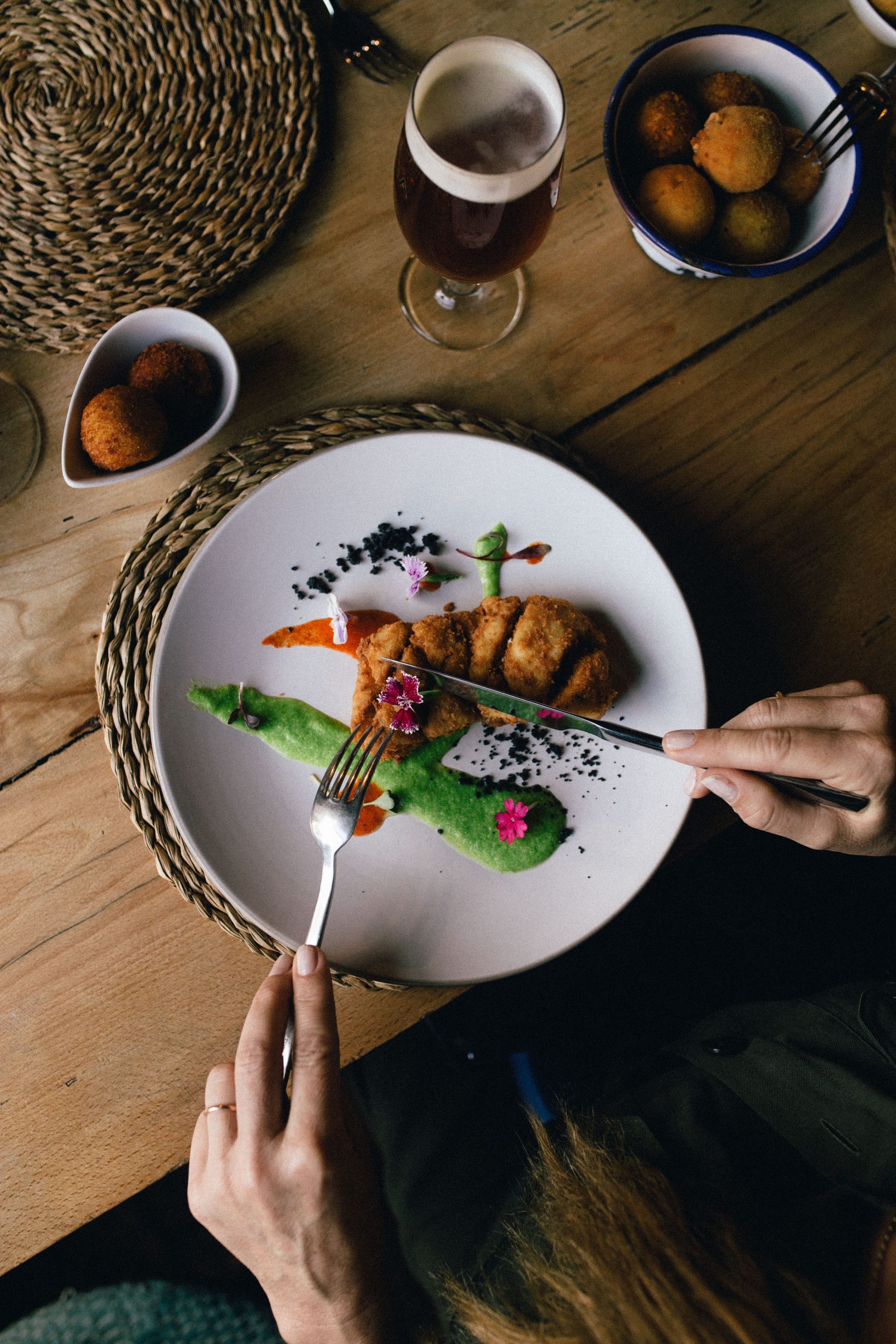 Catacroquet Group Catacroquet es un bistrot que nace como concepto